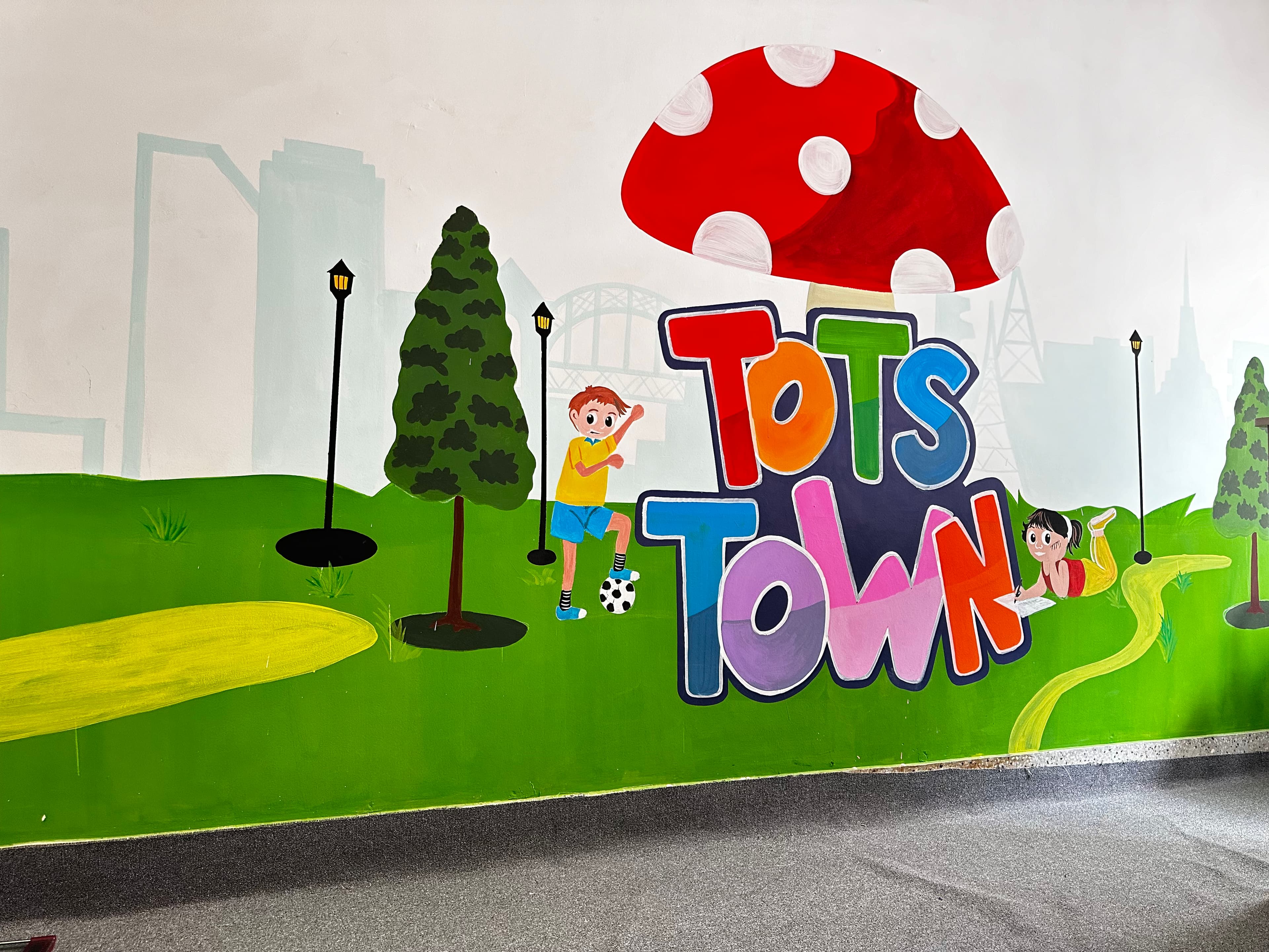 Outdoor sensory play